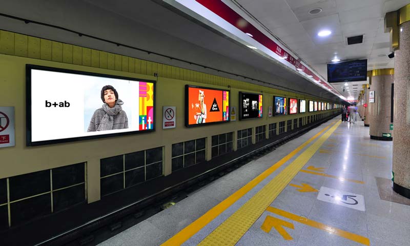 地铁12封灯箱广告-PG电子