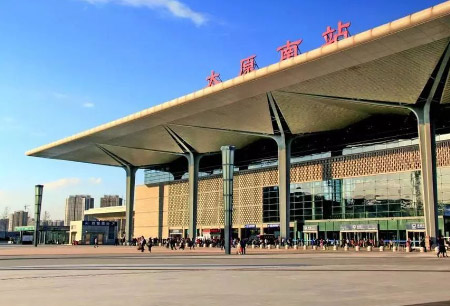 太原南高铁站广告